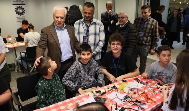 Bursa'da gençler bilimle buluştu