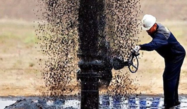 Petrolde tarihi sıçrama!