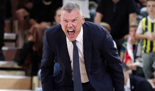 Fenerbahçe'nin hocası Dubai'de mahsur kaldı