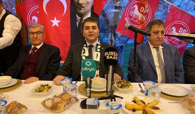 Gültekin Uysal Bursa’da partililerle iftarda buluştu