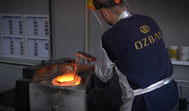 Bursa'da altın fabrikası talebe yetişmek için fazla mesaide