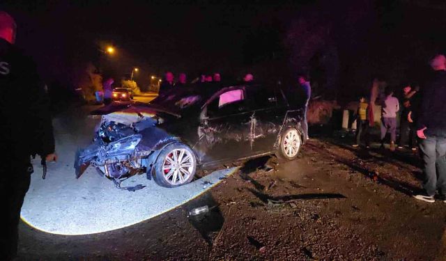 Adana'da evin duvarına çarpan otomobil takla attı: 1 yaralı