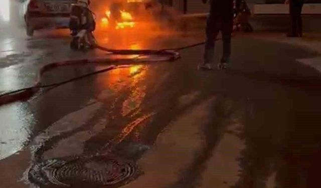 Ankara'da alev alan elektrikli otomobil kullanılmaz hale geldi