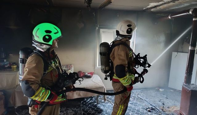 Antakya'da müstakil ev yanarak kullanılmaz hale geldi