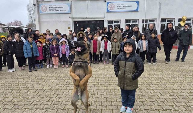 Bilecik'te bomba arama köpek unsurlarıyla tanıtım faaliyeti düzenlendi