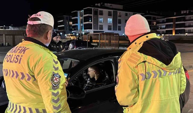 Bolu'da trafik denetimlerinde 4 bin 546 sürücüye ceza kesildi