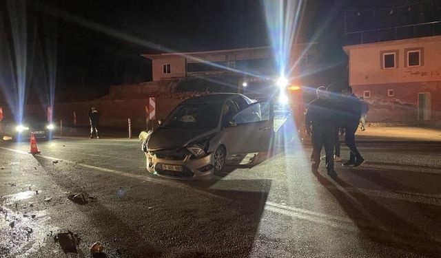 Çorum'da iki otomobil çarpıştı: 6 yaralı