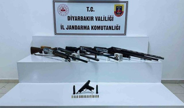 Diyarbakır'da jandarma operasyonları: Silah ve aparatları ele geçirildi