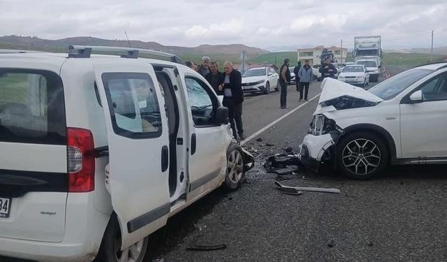 Diyarbakır'da trafik kazası: 6 yaralı