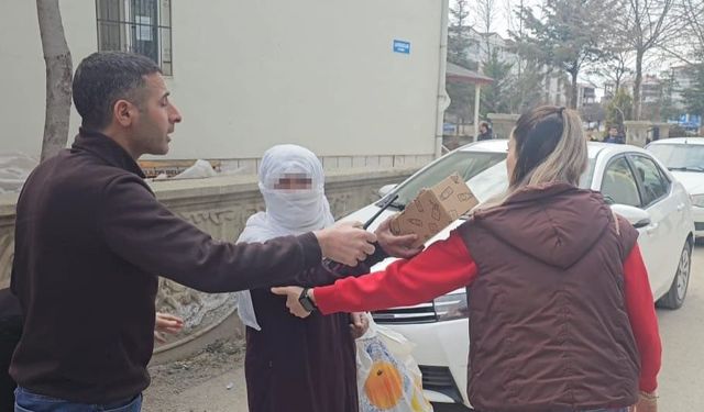 Dilenci zabıtalara yakalandı: 'Al senin olsun' diyerek parayı teklif etti