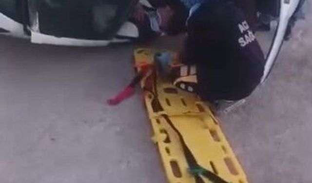 Elazığ'da otomobil takla attı: 2 yaralı