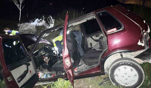 Emet'te otomobil şarampole yuvarlandı: 4 yaralı