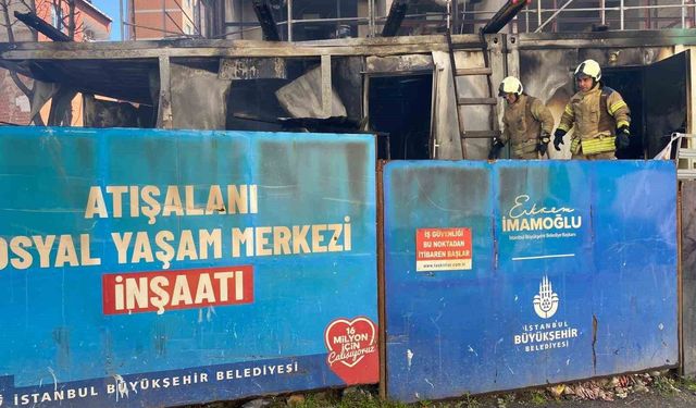 Esenler'de İBB şantiyesinde yangın: 3 konteyner zarar gördü