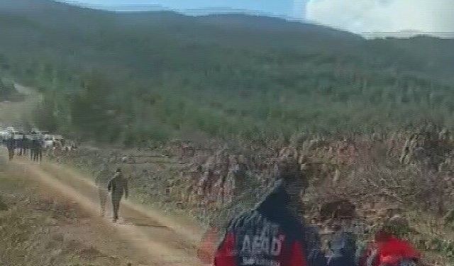 Evin penceresinden kaçarak sırra kadem basan gençten 19 gündür haber alınamıyor