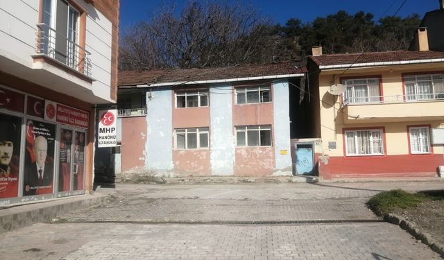 Evinde baygın halde bulunan kadın hastanede hayatını kaybetti