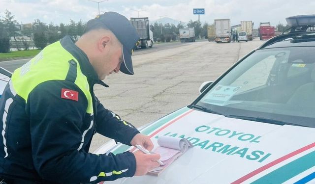 Gaziantep'te jandarmanın otoyol denetimlerinde 171 araç trafikten men edildi