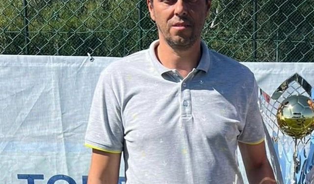 Bursa'da halı sahada kalp krizi geçiren eski futbolcunun o anları ortaya çıktı