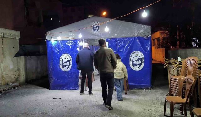 İran'da hayatını kaybeden genç şoförden geriye ailesine neşe içerisinde çiğköfte yoğurduğu anlar kaldı