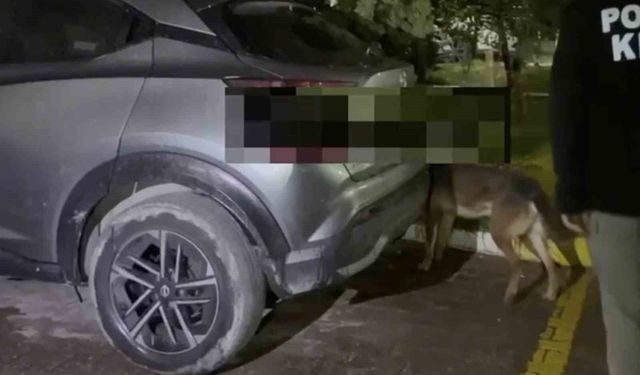 İstanbul'dan Sakarya'ya uyuşturucu getiren şüpheliyi polis kovalamacayla yakaladı