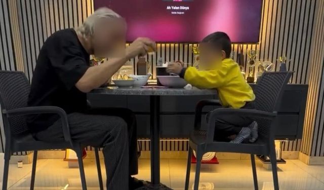 İzmir'de çocuğunu alkol masasına oturtan baba adli kontrolle serbest