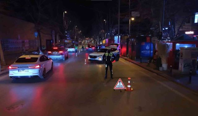 Kadıköy'de gece denetimleri: 1.2 milyon TL ceza, 159 araç trafikten men