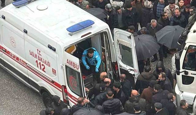 Kamyonun çarptığı yaşlı adam ağır yaralandı