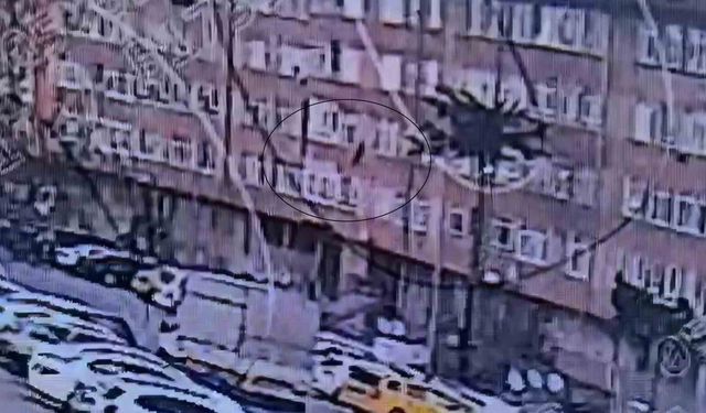 Kayseri'de 5. kattan atlayan bir kişi hayatını kaybetti: O anlar kamerada