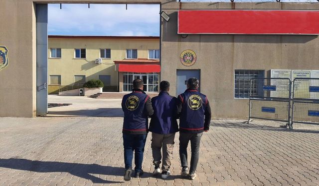 Kesinleşmiş 17 yıl cezayla aranan şahıs yakalandı
