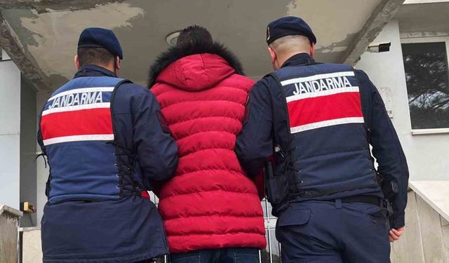 Kırıkkale'de aranan 2 hükümlü yakalanarak cezaevine gönderildi
