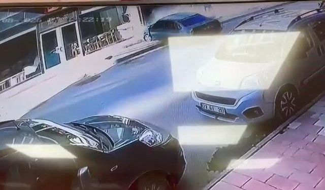 Kontrolden çıkan otomobil mağazaya böyle daldı