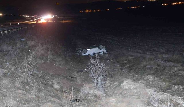 Kontrolden çıkan otomobil şarampole uçtu: 4 yaralı