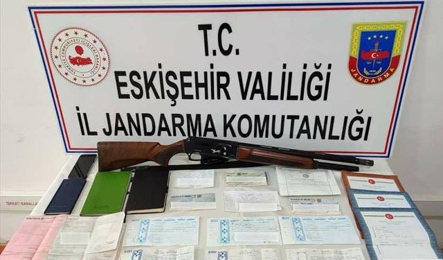 Mağdurlara zorla senet imzalatarak borçlandıran tefeci jandarmadan kaçamadı