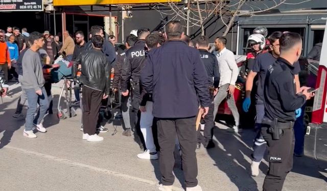 Manisa'da bıçaklı kavga: 1 ölü, 2 ağır yaralı