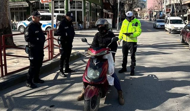 Manisa'da kasksız sürücülere geçit yok