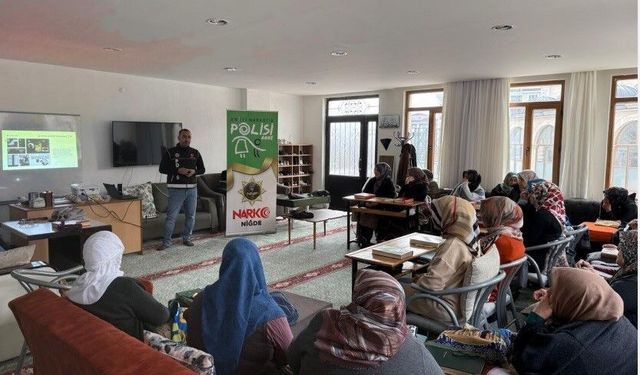 Narkotik ekiplerinden bir haftada 20 bilgilendirme etkinliği