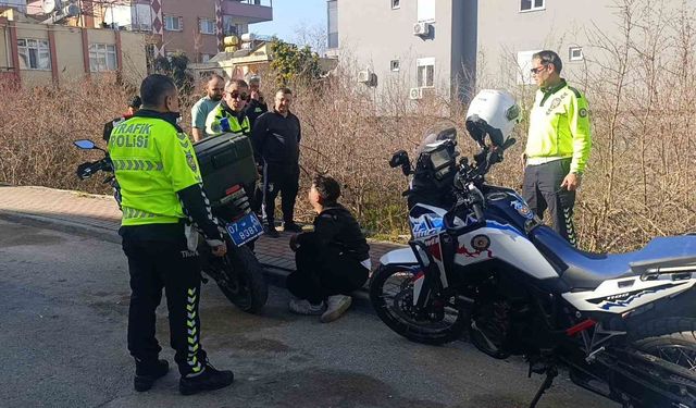 Polisi görünce motosikleti bahçeye atan sürücü ceza yemekten kurtulamadı