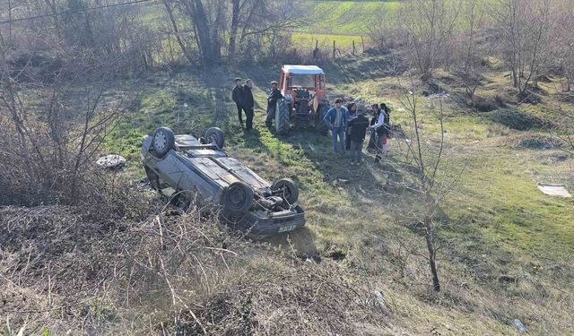 Radar paniği kazaya neden oldu: Otomobil şarampole devrildi