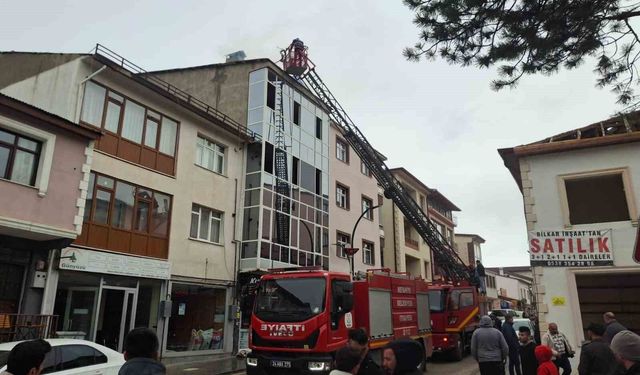 Refahiye'de tarihi lokantada baca yangını paniğe neden oldu