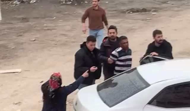 Firariyi vermemek için polise direndiler