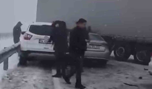 Siverek-Diyarbakır karayolunda zincirleme kaza: Yol trafiğe kapandı