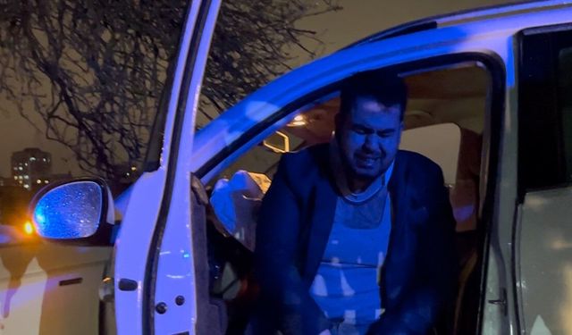 Tarlaya giren otomobil ağaca çarptı, sürücü gözyaşlarını tutamadı