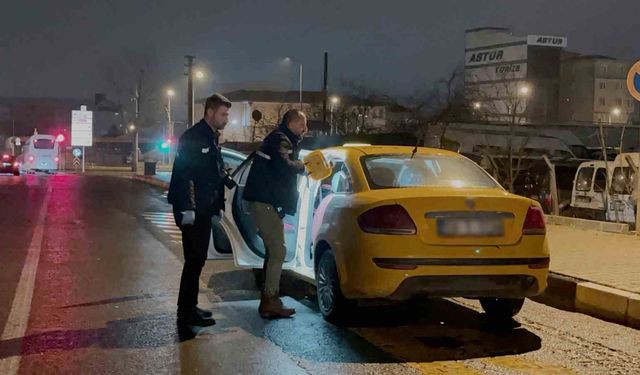 Tekirdağ'da takside yolcu dehşeti: Şoförü omzundan bıçakladı