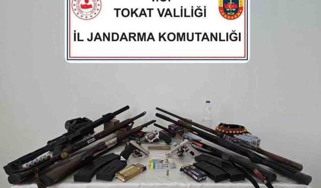 Tokat merkezli operasyonda çok sayıda silah ve mühimmat ele geçirildi