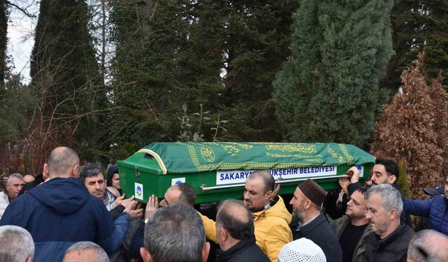 Traktör altında kalarak can veren sürücü son yolculuğuna uğurlandı