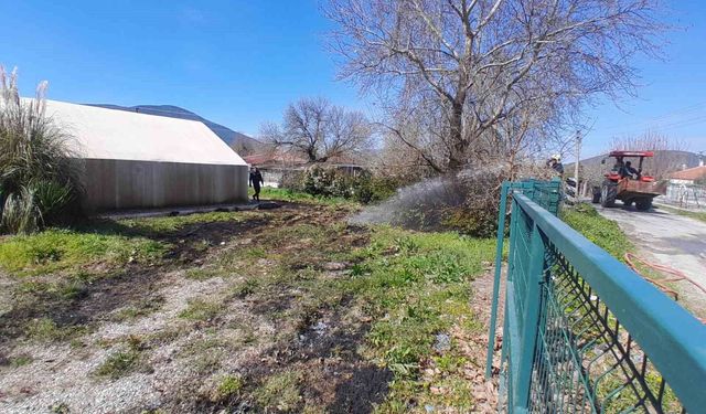 Yeşilyurt Maşat'ta otluk yangını