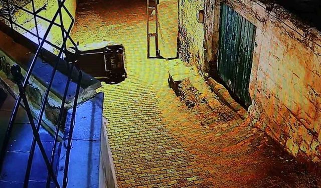 Yokuşu çıkamayan elektrikli bisiklet devrildi