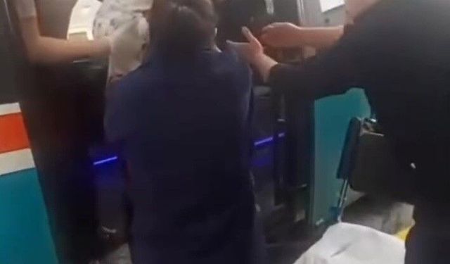 Yolculuk sırasında sancılanan kadın dolmuşta doğum yaptı