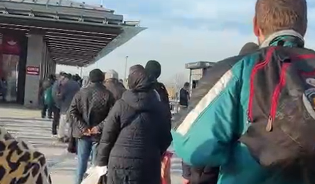 Bursa’da iftar kuyruğu: Kent Lokantası dolup taştı