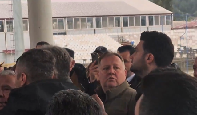 Bursaspor Başkanı Enes Çelik ile Fethiyespor taraftarları arasında gerginlik