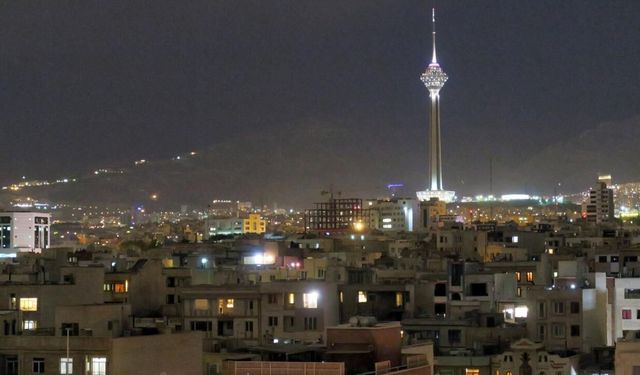 İran basını: Kesinti yaşanan bölgelere elektrik verilmeye başlandı